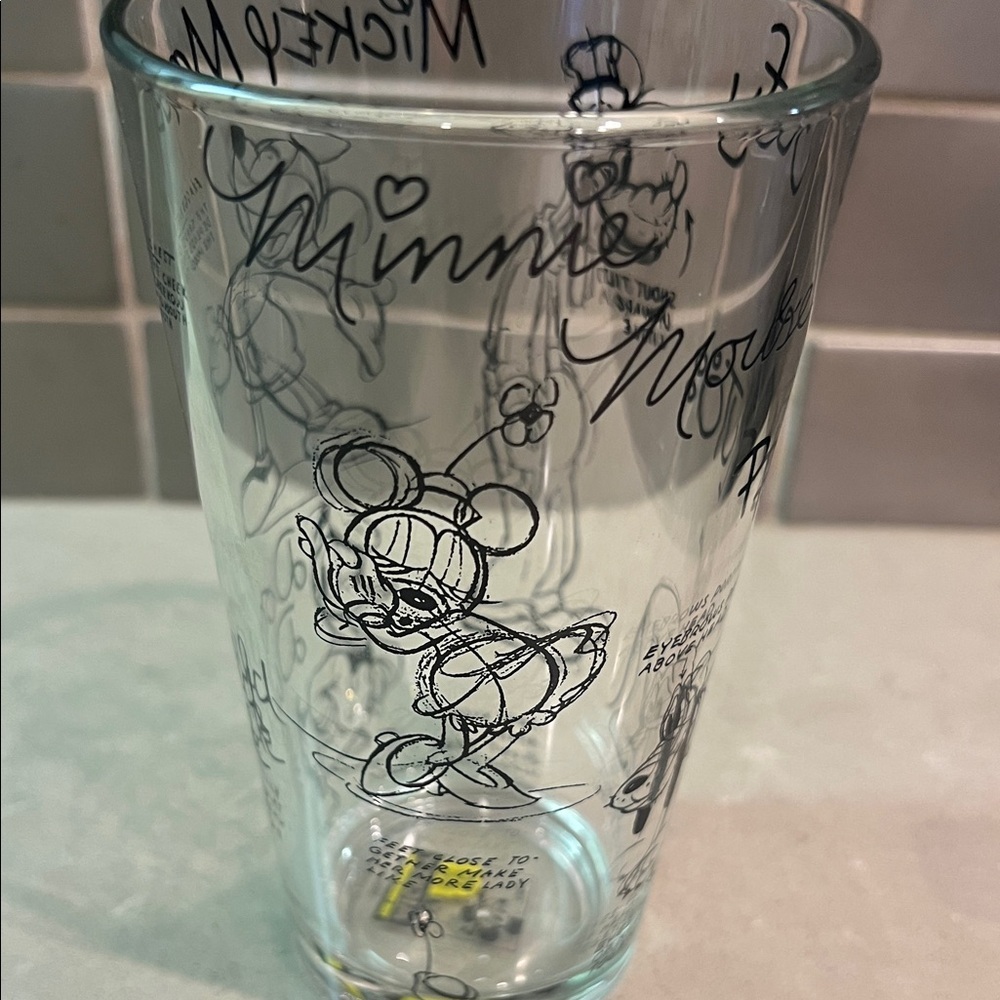 Disney Sketch-Style Mickey & Donald Glass Tumbler — White and Black - Picture 7 of 8